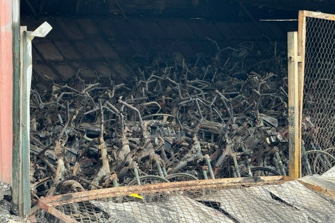 Chay bai xe o cau Vinh Tuy: Chu phuong tien co duoc boi thuong? hinh anh