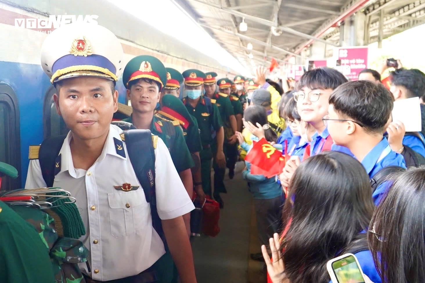 Dieu binh tro ve TP.HCM anh 10