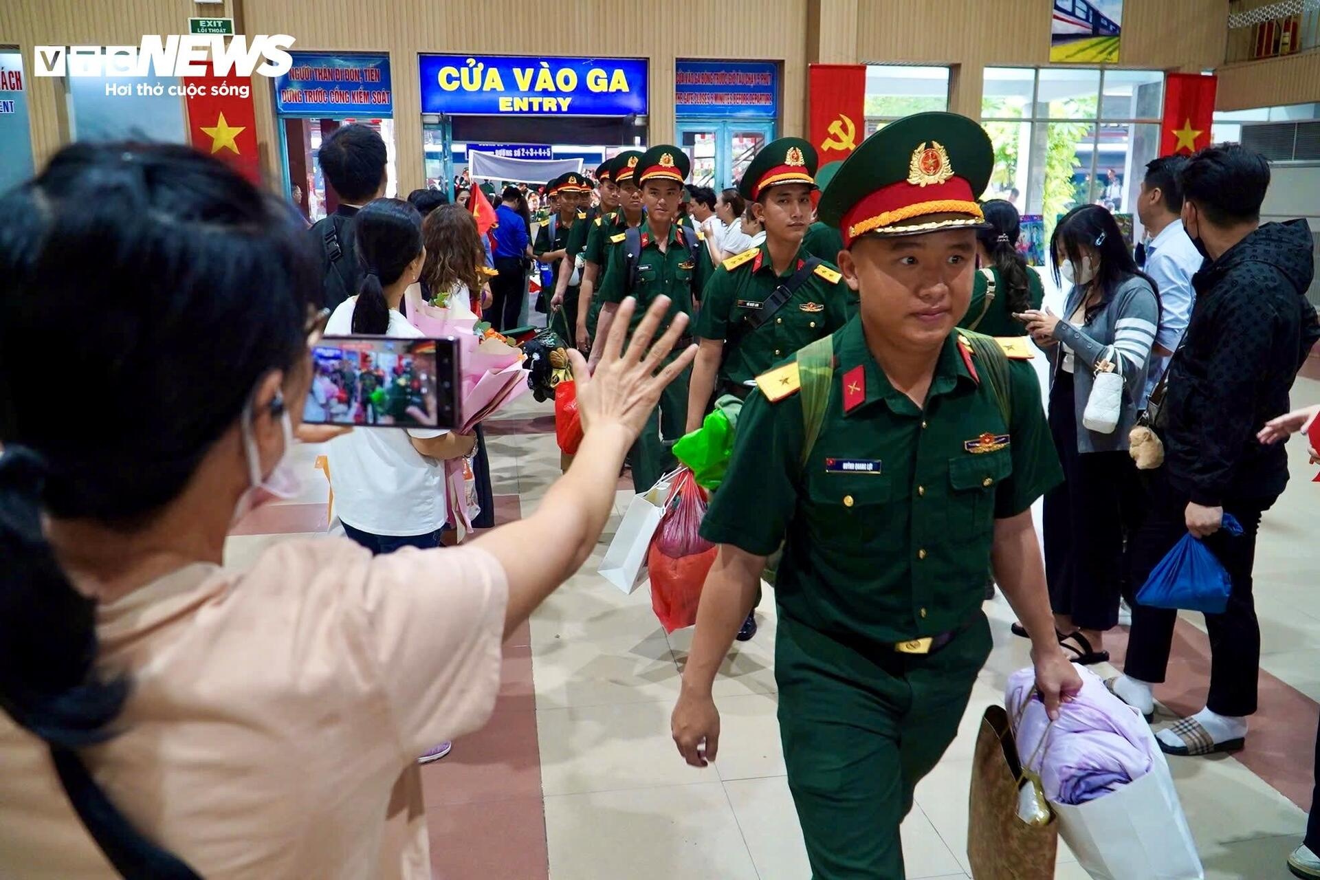 Dieu binh tro ve TP.HCM anh 11