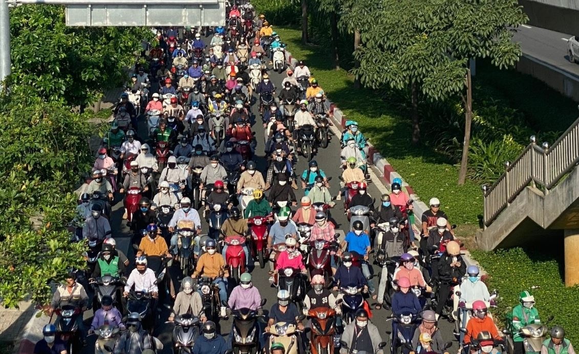 Nhieu cua ngo TP.HCM 'ket cung' hinh anh