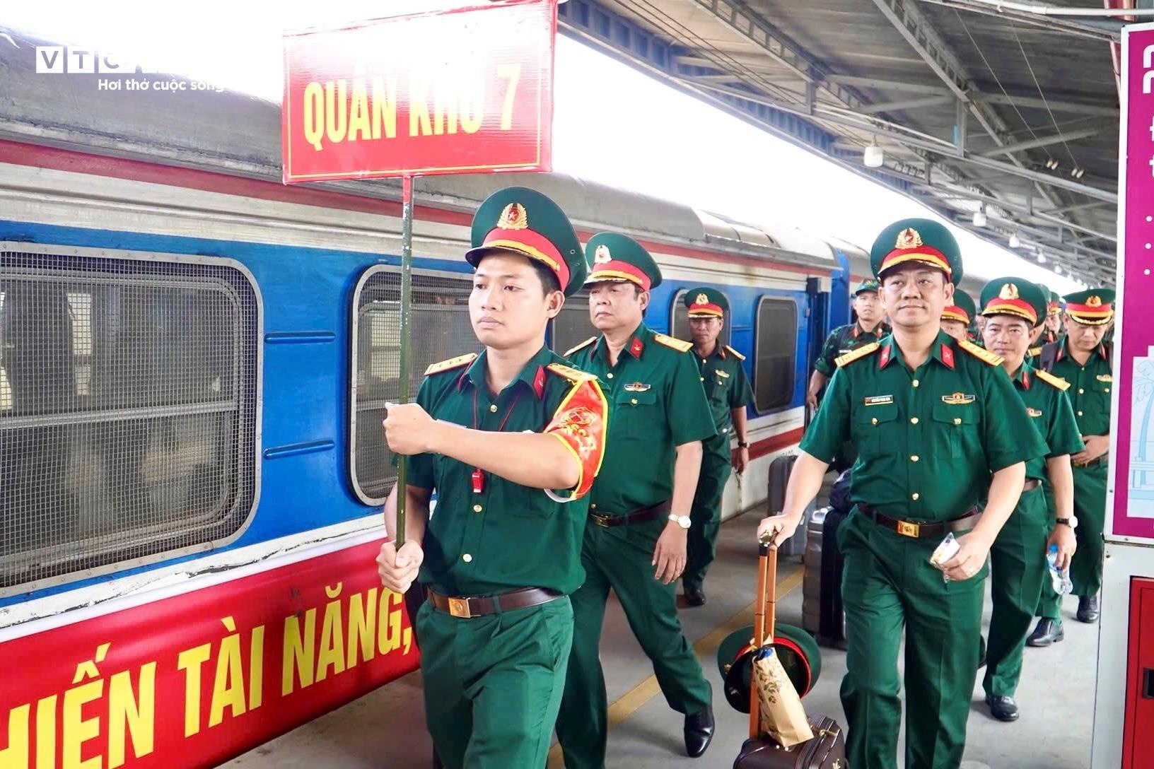 Dieu binh tro ve TP.HCM anh 3