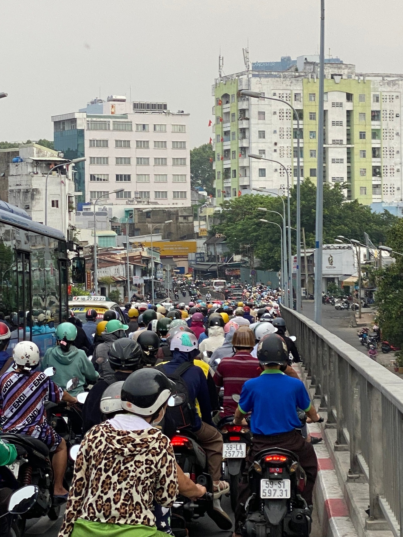 Ket xe Tay TP.HCM anh 3