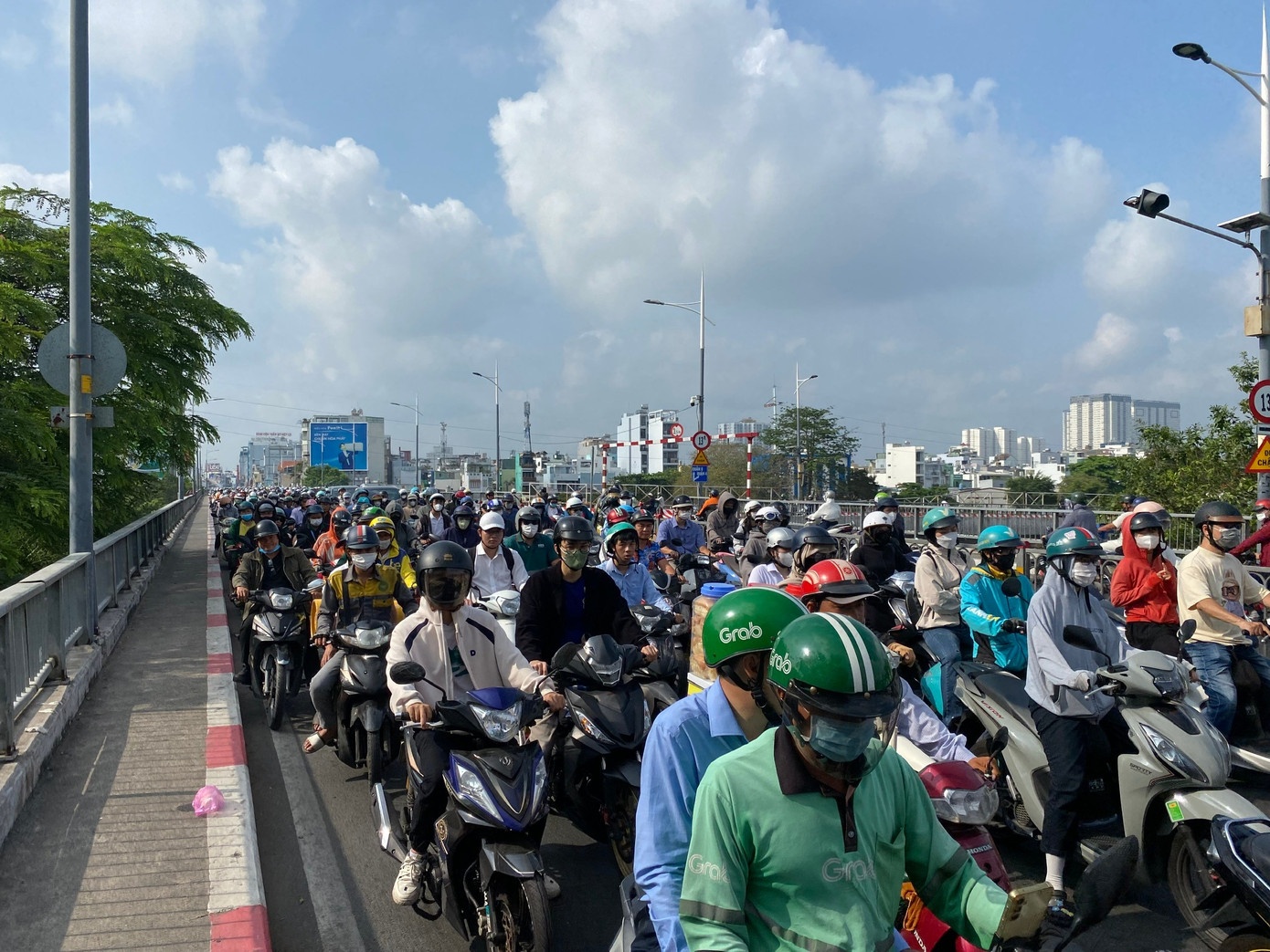 Ket xe Tay TP.HCM anh 7