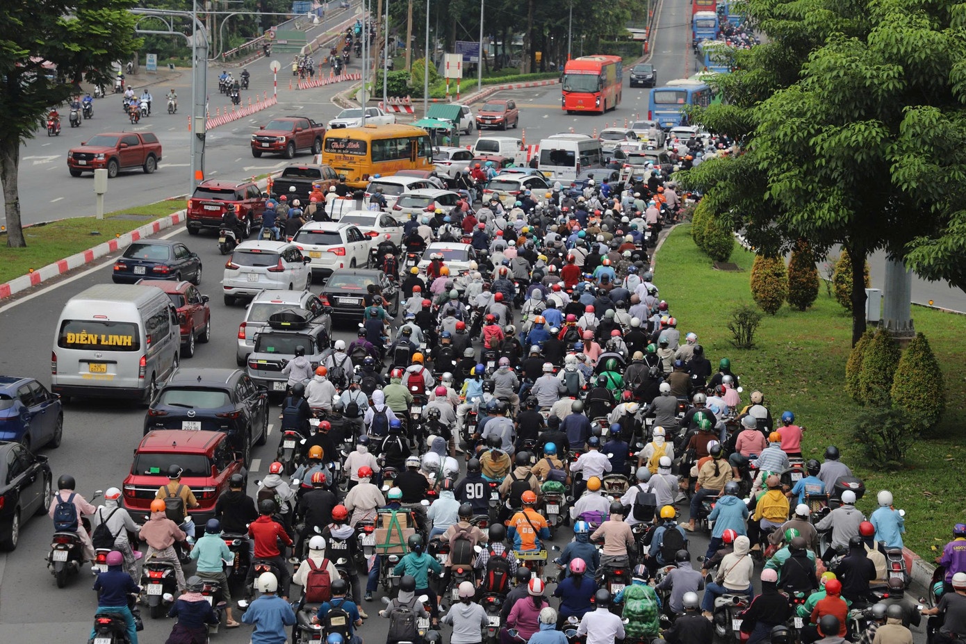 Ket xe Tay TP.HCM anh 8