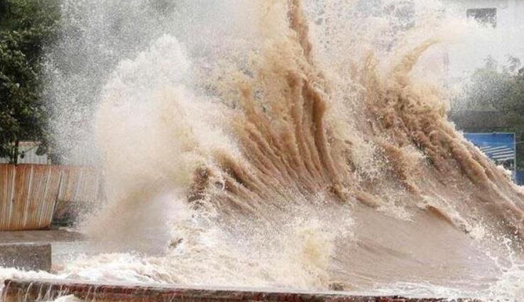 Bien Dong sap don ap thap nhiet doi hinh anh