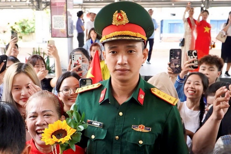 Doan chien si hoan thanh nhiem vu A80 tro ve TP.HCM hinh anh