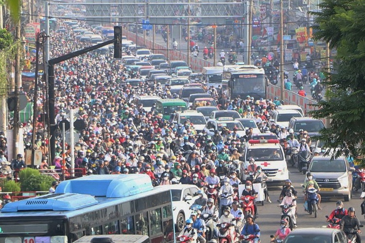 Cua ngo Dong Bac TP.HCM van un tac du phan luong moi hinh anh