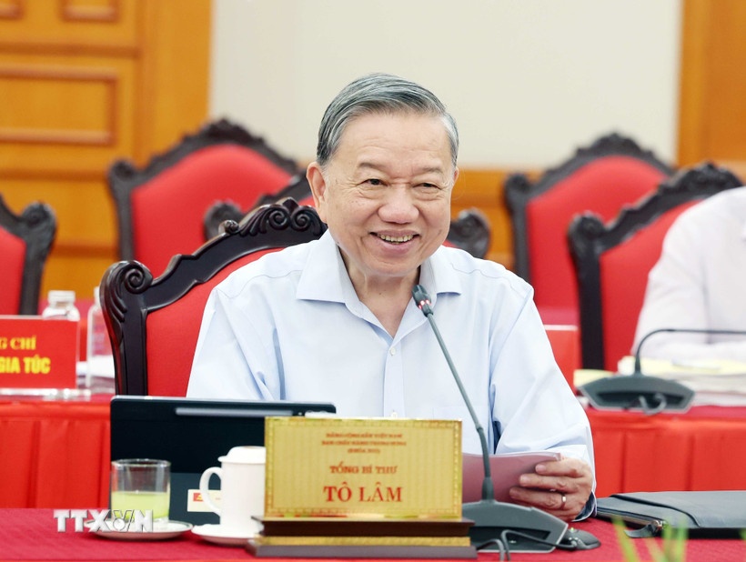 Dang uy Chinh phu anh 1