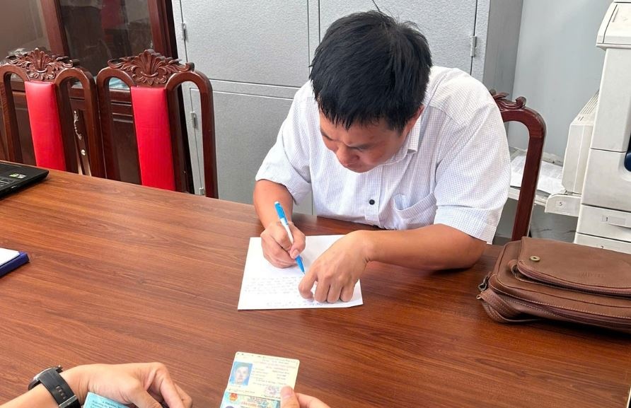 Nhay den pha, vuot den do, tai xe o TP.HCM bi phat hon 20 trieu hinh anh