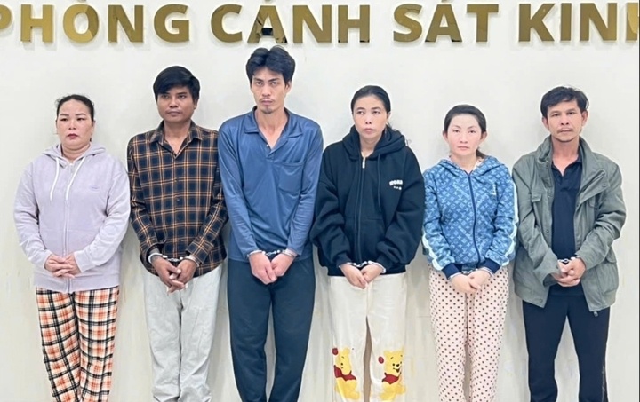 Kiem tra bai xe, Cong an TP.HCM phat hien duong day hang gia hinh anh