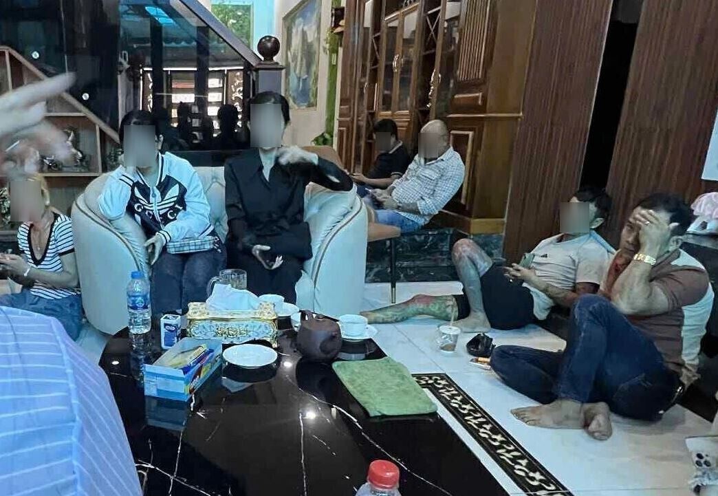 Vu nghi vo hui hon 200 ty dong tai TP.HCM: Thong ke 2 ngay chua xong hinh anh