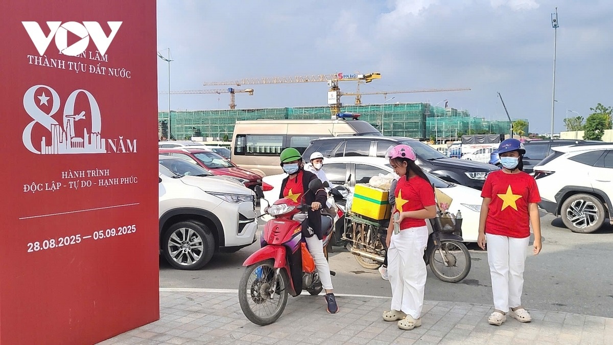Trien lam Quoc gia anh 9