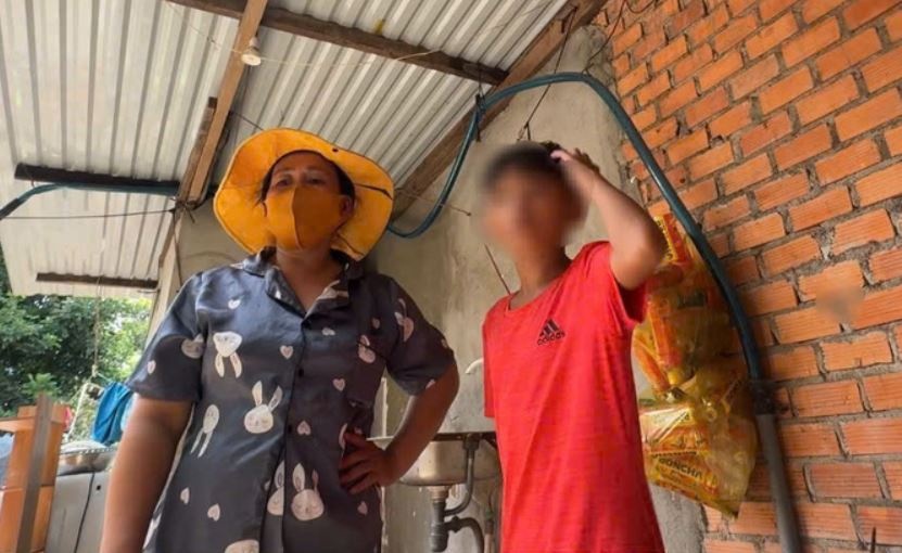 Be trai hang xom ke viec cuu song ban trong tham an o Dak Lak hinh anh