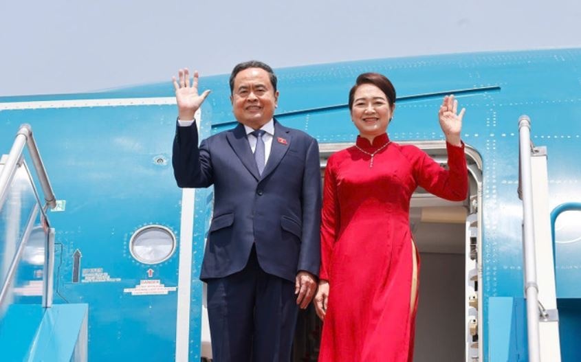 Chu tich Quoc hoi len duong du AIPA-46 va tham Malaysia hinh anh