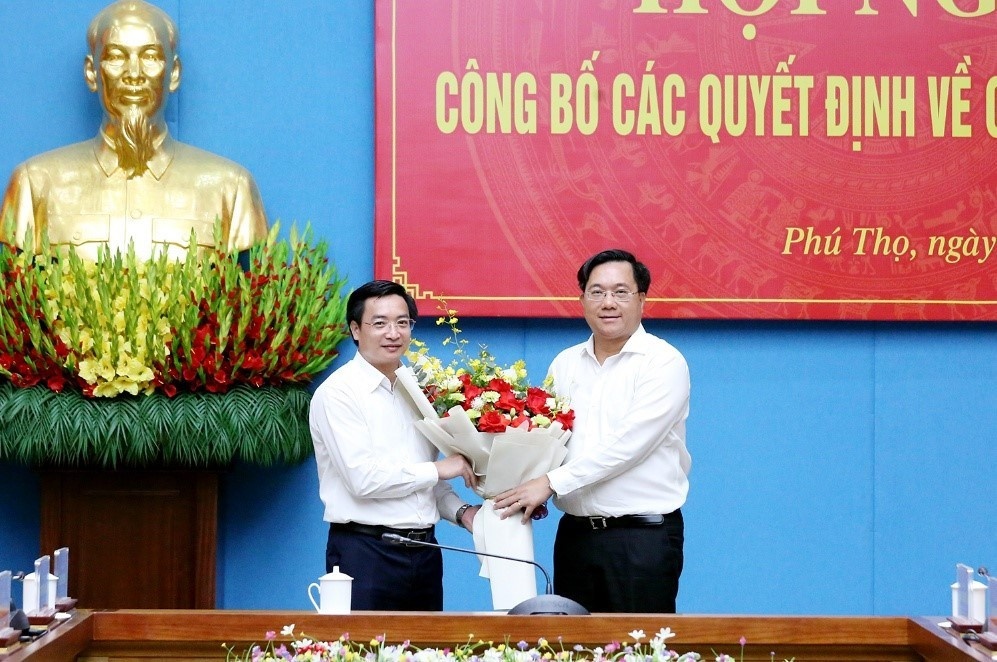 Dieu dong can bo anh 2