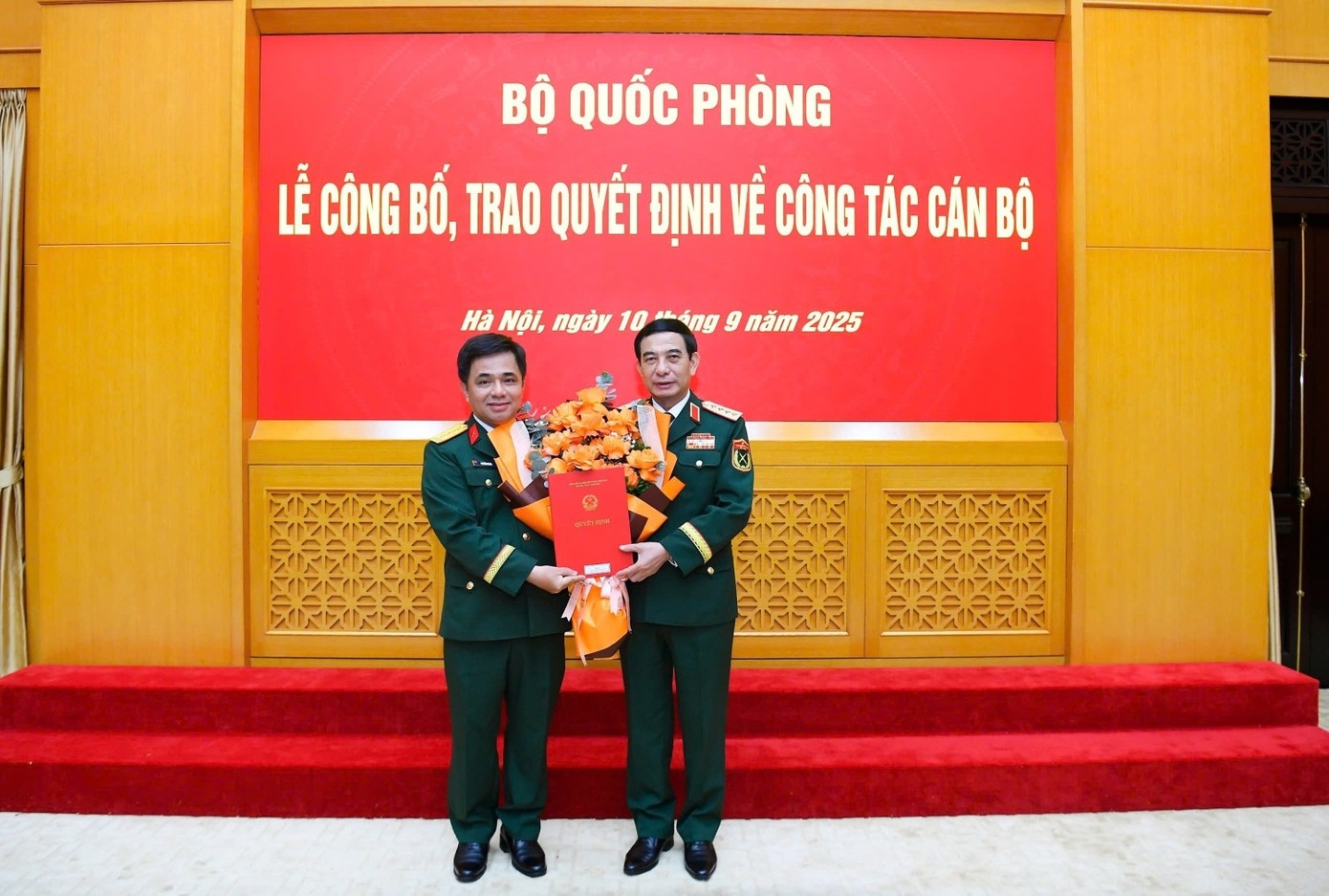 Pho tong Tap doan Viettel anh 2