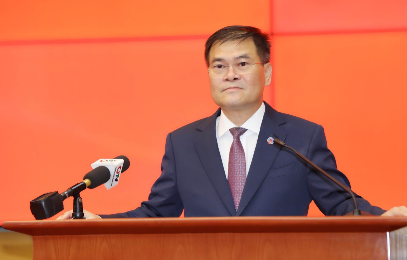 Dieu dong Thu truong Bo Tai chinh lam Pho bi thu Tinh uy Quang Ninh hinh anh