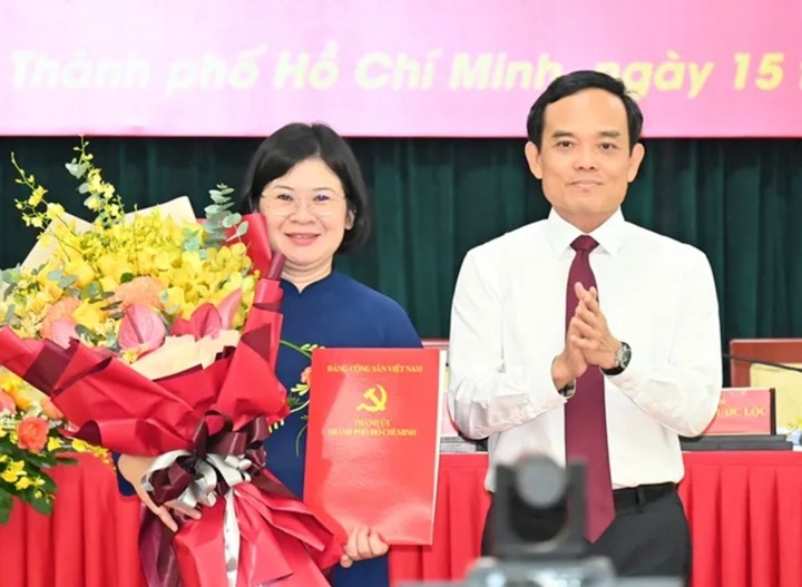 Ba Van Thi Bach Tuyet lam Pho Bi thu Thanh uy TP.HCM hinh anh