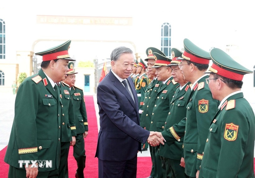 Cong nghiep Quoc phong anh 1