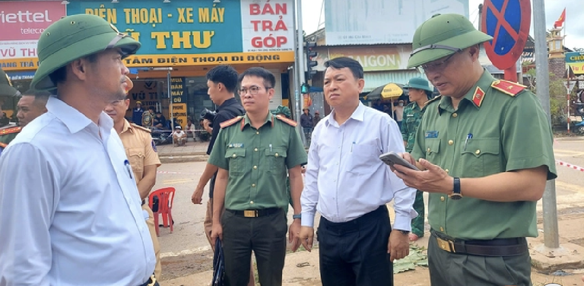 Xe tai dam cho chuoi anh 2