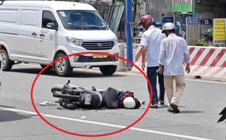 Va cham xe bon, nam sinh lop 11 tu vong o TP.HCM hinh anh