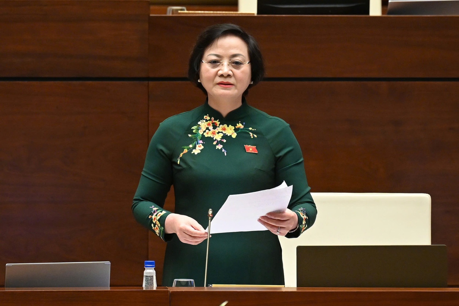 Bo truong Noi vu anh 1