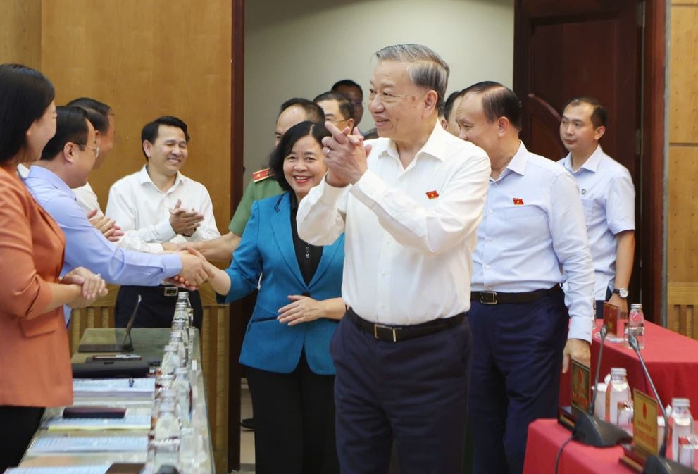 Tong Bi thu To Lam tiep xuc cu tri 11 phuong o Ha Noi hinh anh