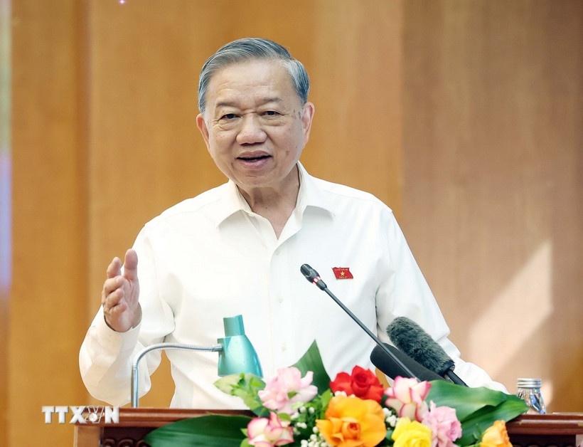tiep xuc cu tri anh 1