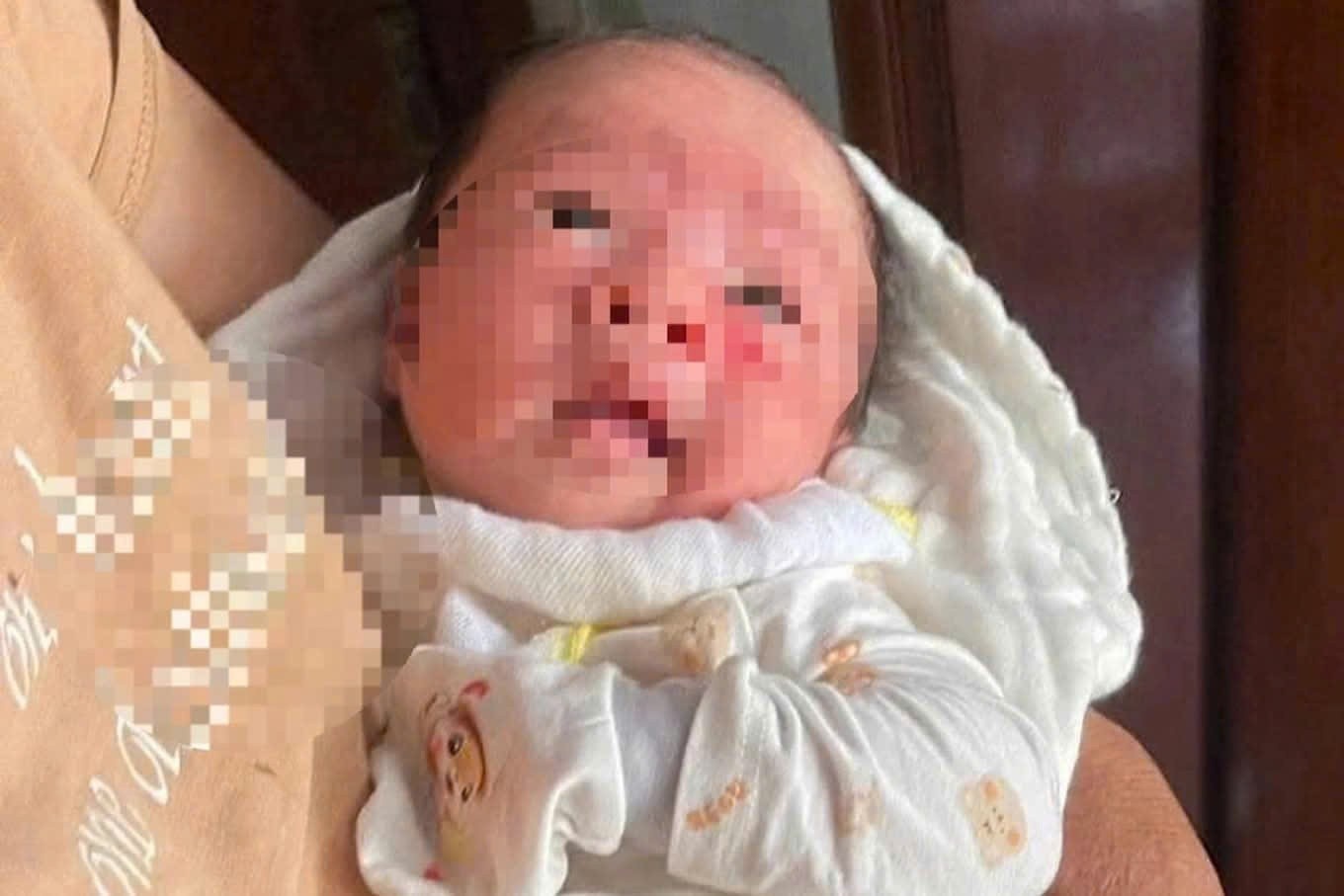 Be gai so sinh bi bo roi cung gio do co 15 trieu dong hinh anh