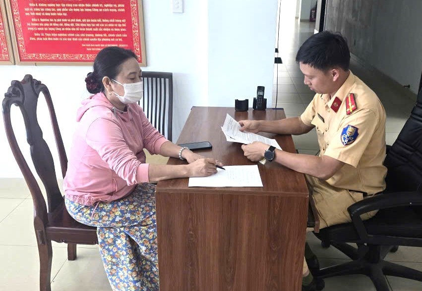 Nu tai xe Binh Duong anh 1
