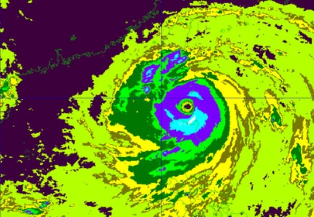 Sieu bao Ragasa se do vao Bien Dong sau 22h toi nay hinh anh