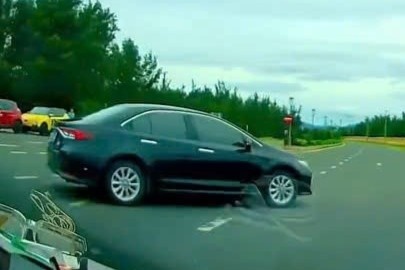 Phat 19 trieu, tru 4 diem GPLX tai xe lai bien xanh di nguoc chieu hinh anh