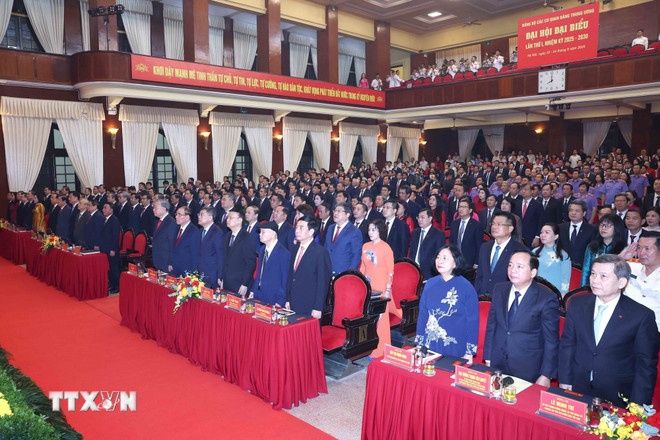 Co quan Dang Trung uong anh 2