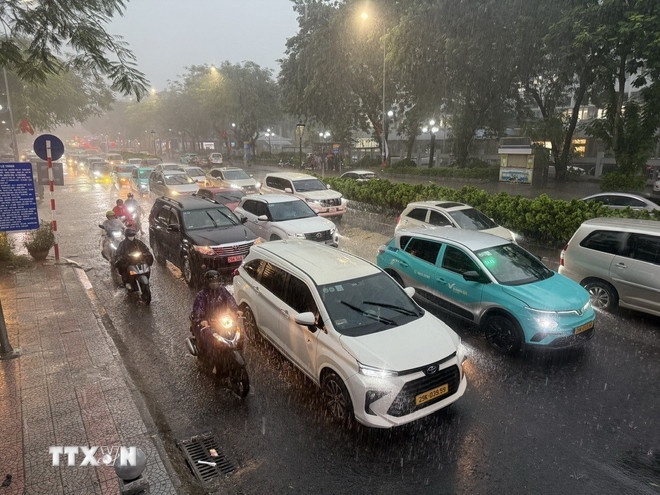 Sieu bao Ragasa Bao Bualoi anh 2