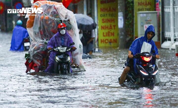 Sieu bao Ragasa Bao Bualoi anh 1
