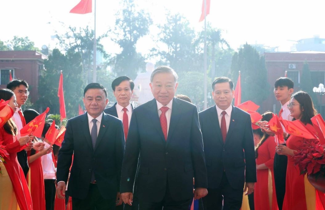 Khai mac Dai hoi dai bieu Dang bo cac co quan Dang TW lan thu nhat hinh anh