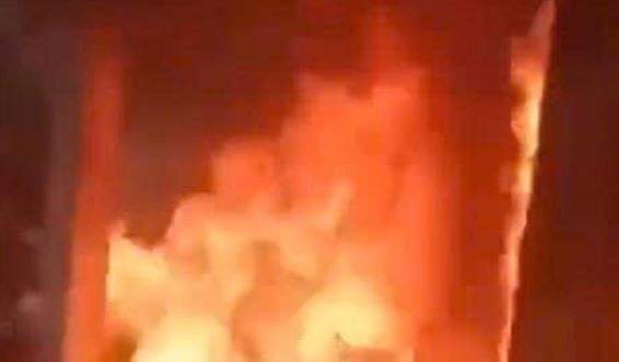 Do xang tu thieu, nguoi dan ong o TP.HCM nguy kich hinh anh