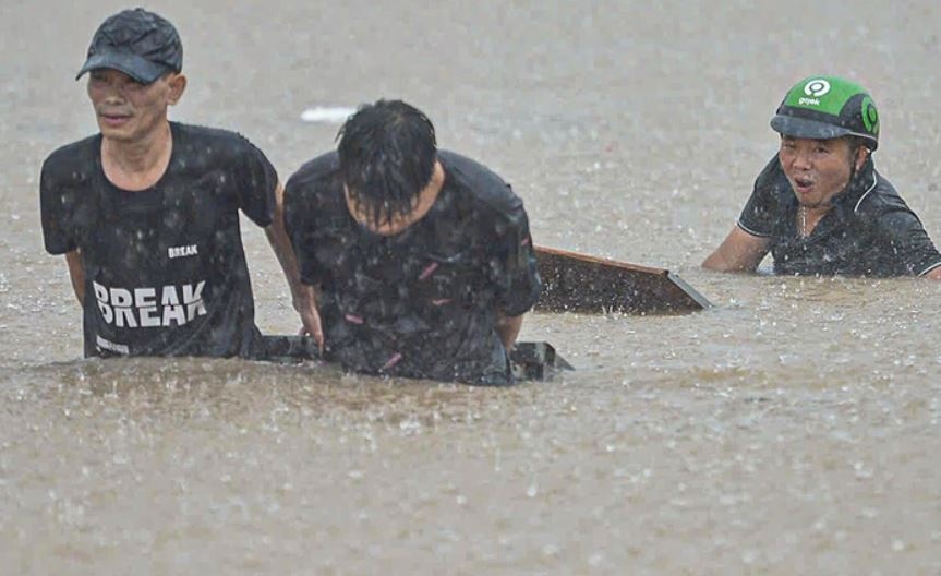 Bac Bo va Thanh Hoa mua lon, de phong dong loc, ngap lut hinh anh