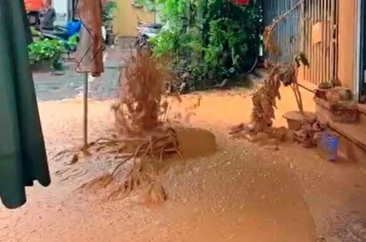 Bun long phun len lan thu 5 tai du an metro Ha Noi hinh anh