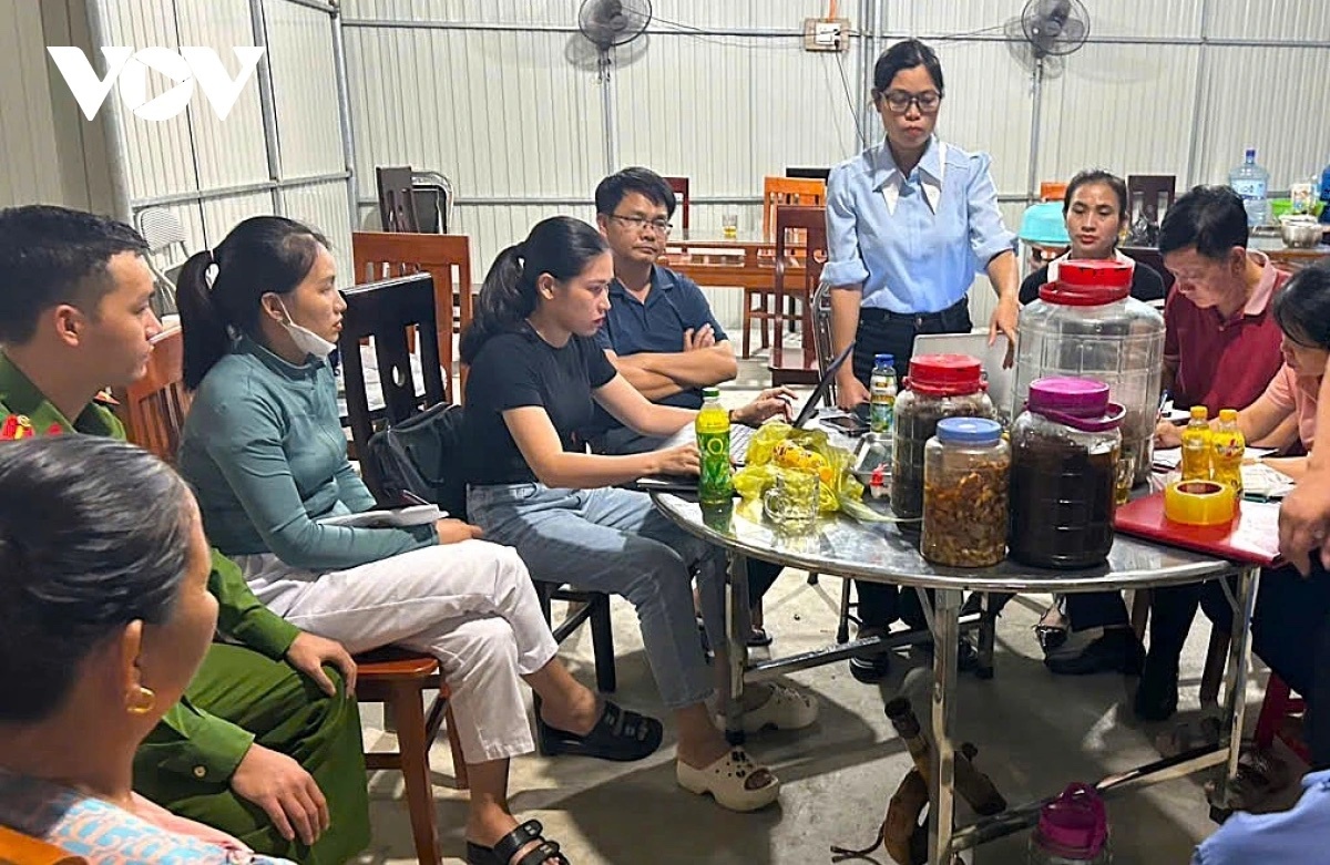 ngo doc ruou anh 2