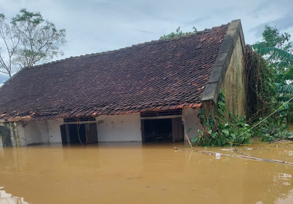 Lu ngap nha Nghe An anh 1