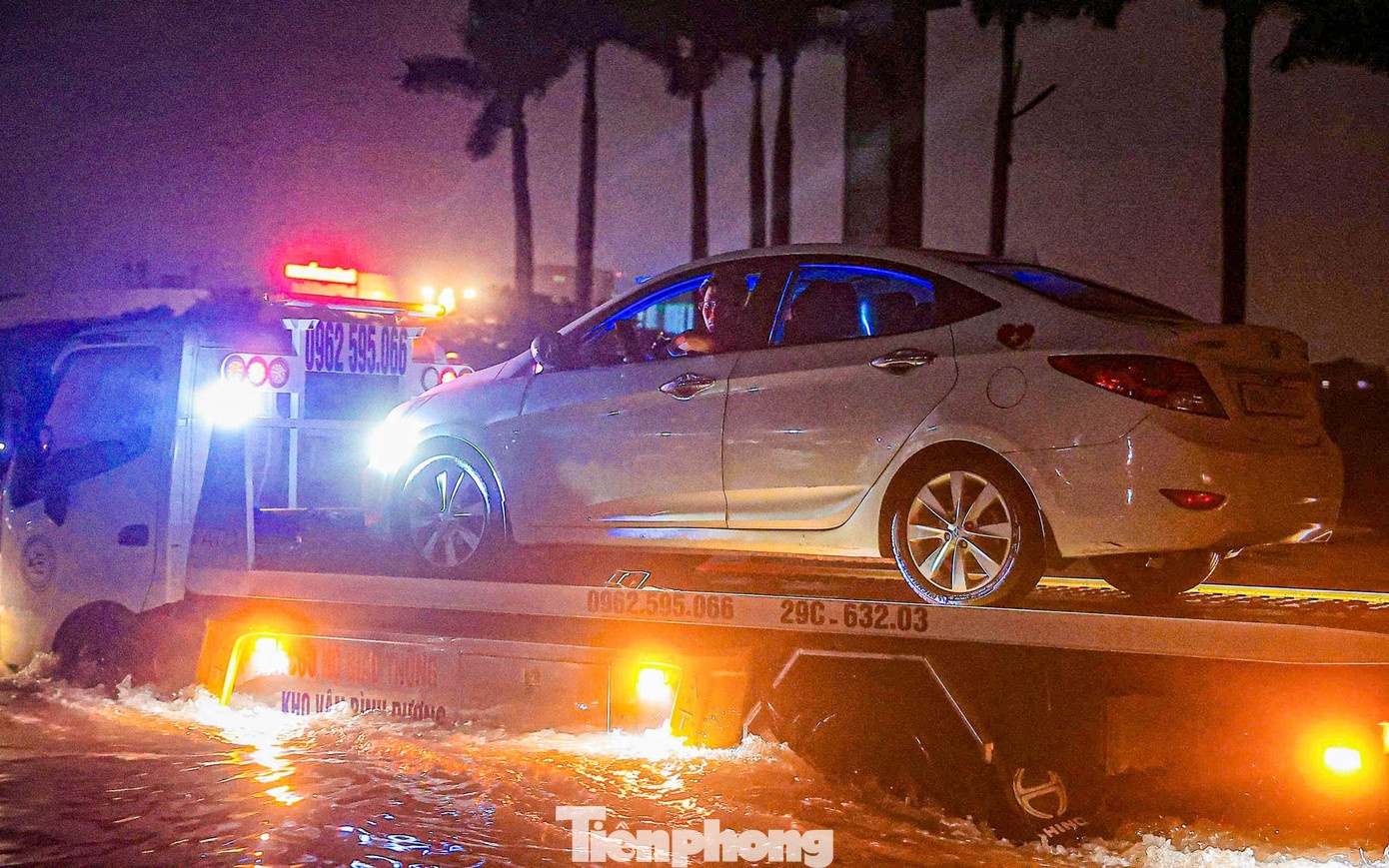 Ha Noi ngap bao Bualoi anh 11