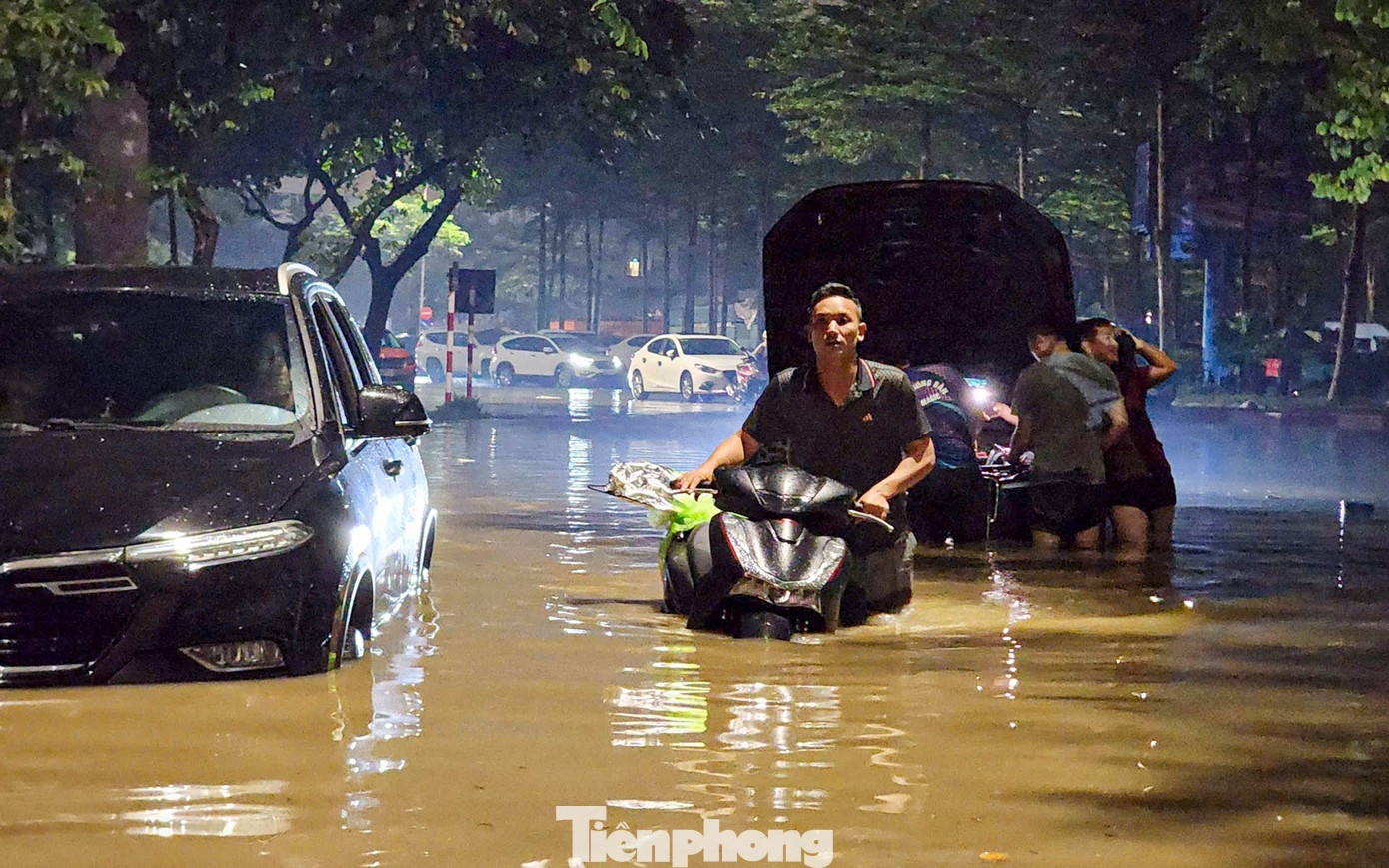 Ha Noi ngap bao Bualoi anh 2