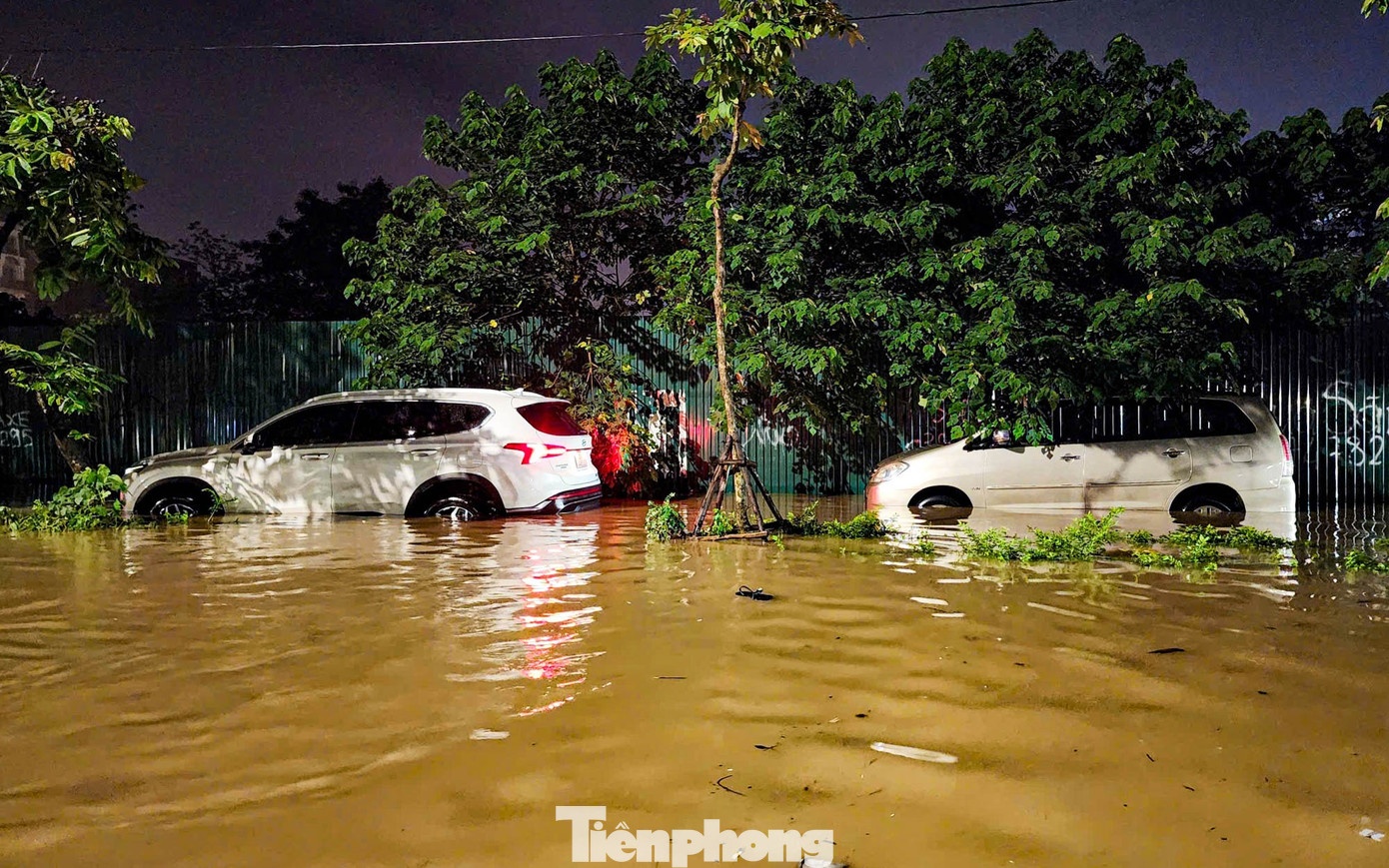 Ha Noi ngap bao Bualoi anh 3