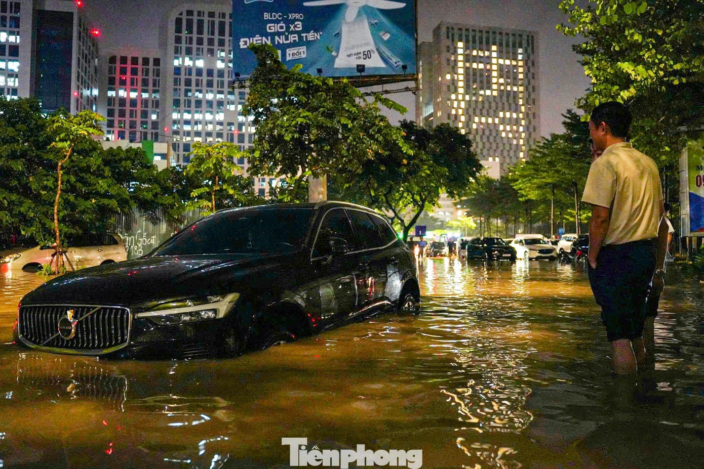 Ha Noi ngap bao Bualoi anh 7