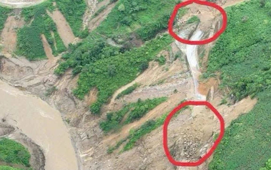 Xe ban tai cho 3 nguoi nghi bi vui lap trong sat lo o Lao Cai hinh anh