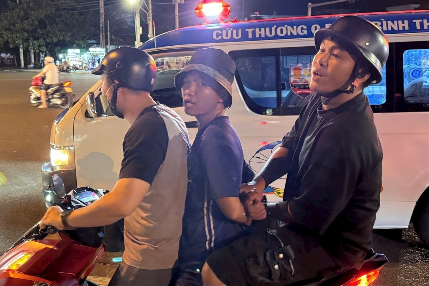 Xin deu bi dam chet anh 1