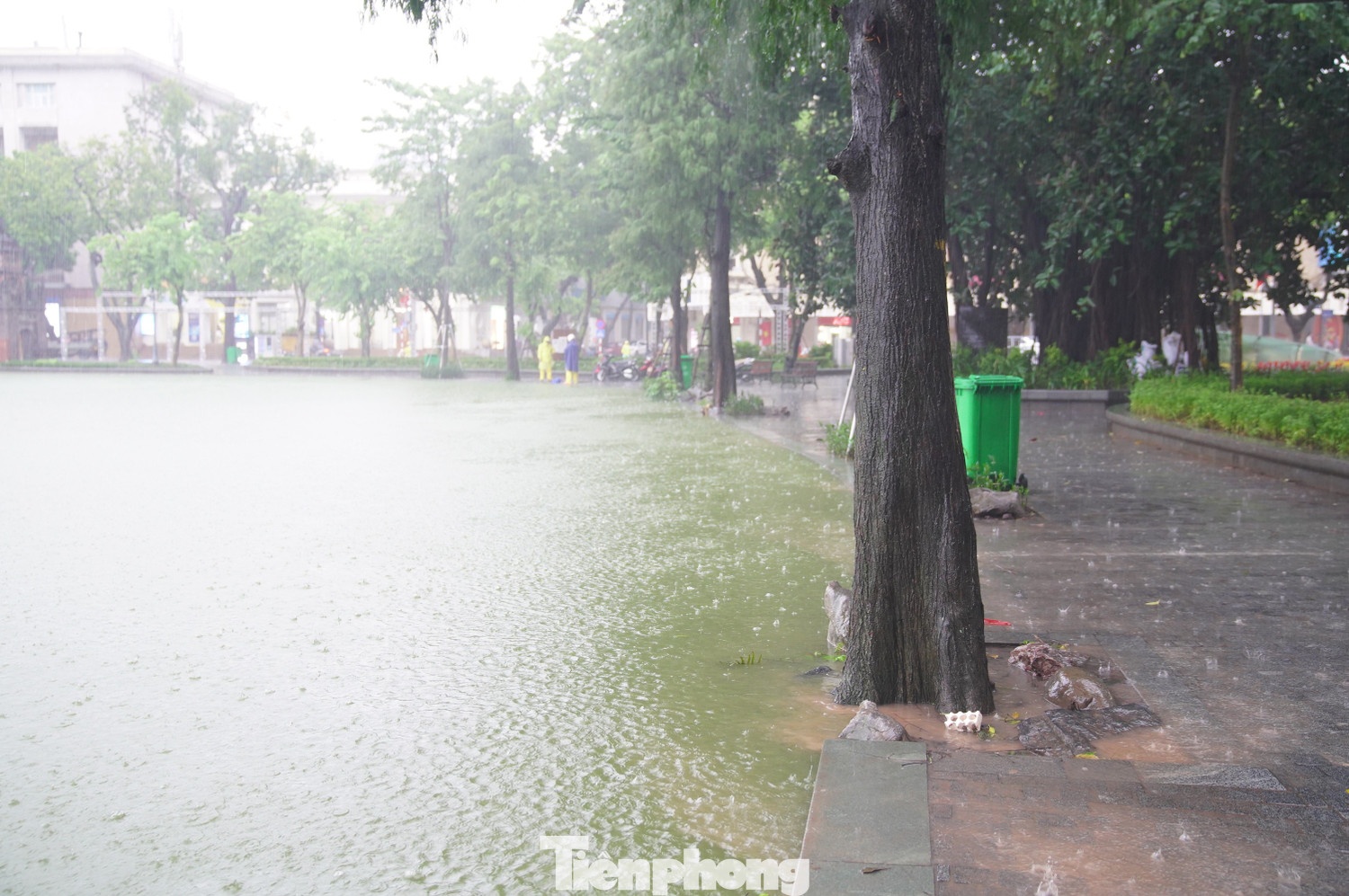 nuoc ho Guom tran bo anh 8