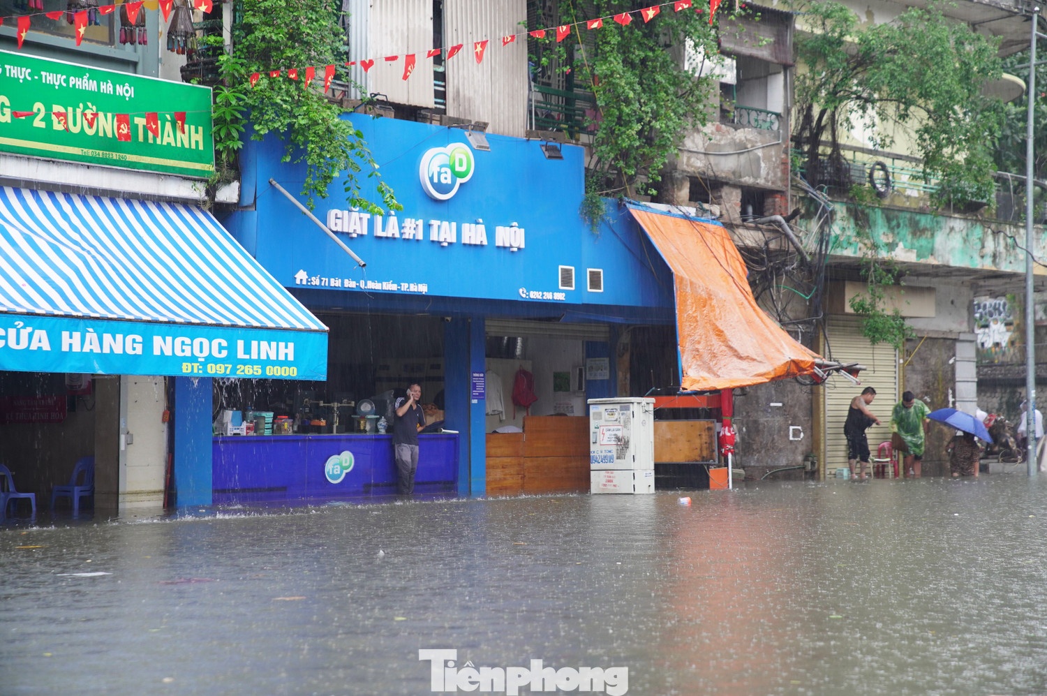 nuoc ho Guom tran bo anh 15