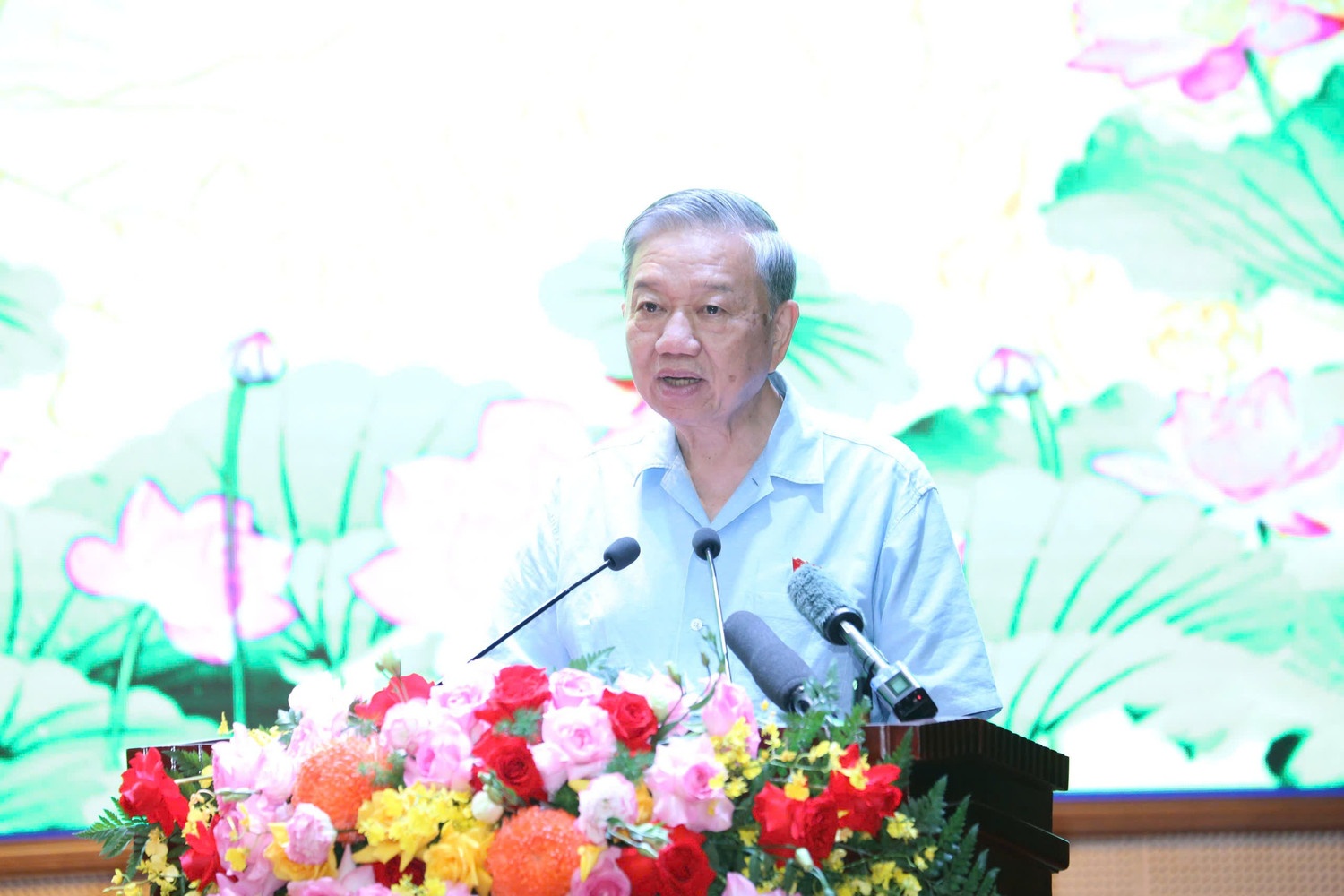 bi thu nguoi dia phuong anh 1